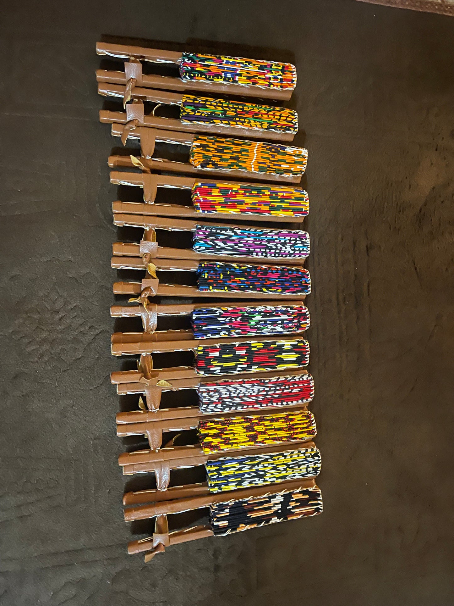 Éventail artisanal